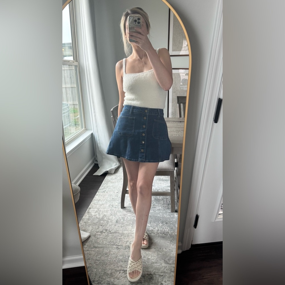 Elegant White Sweater Knit Tank Top - Picture 10 of 13